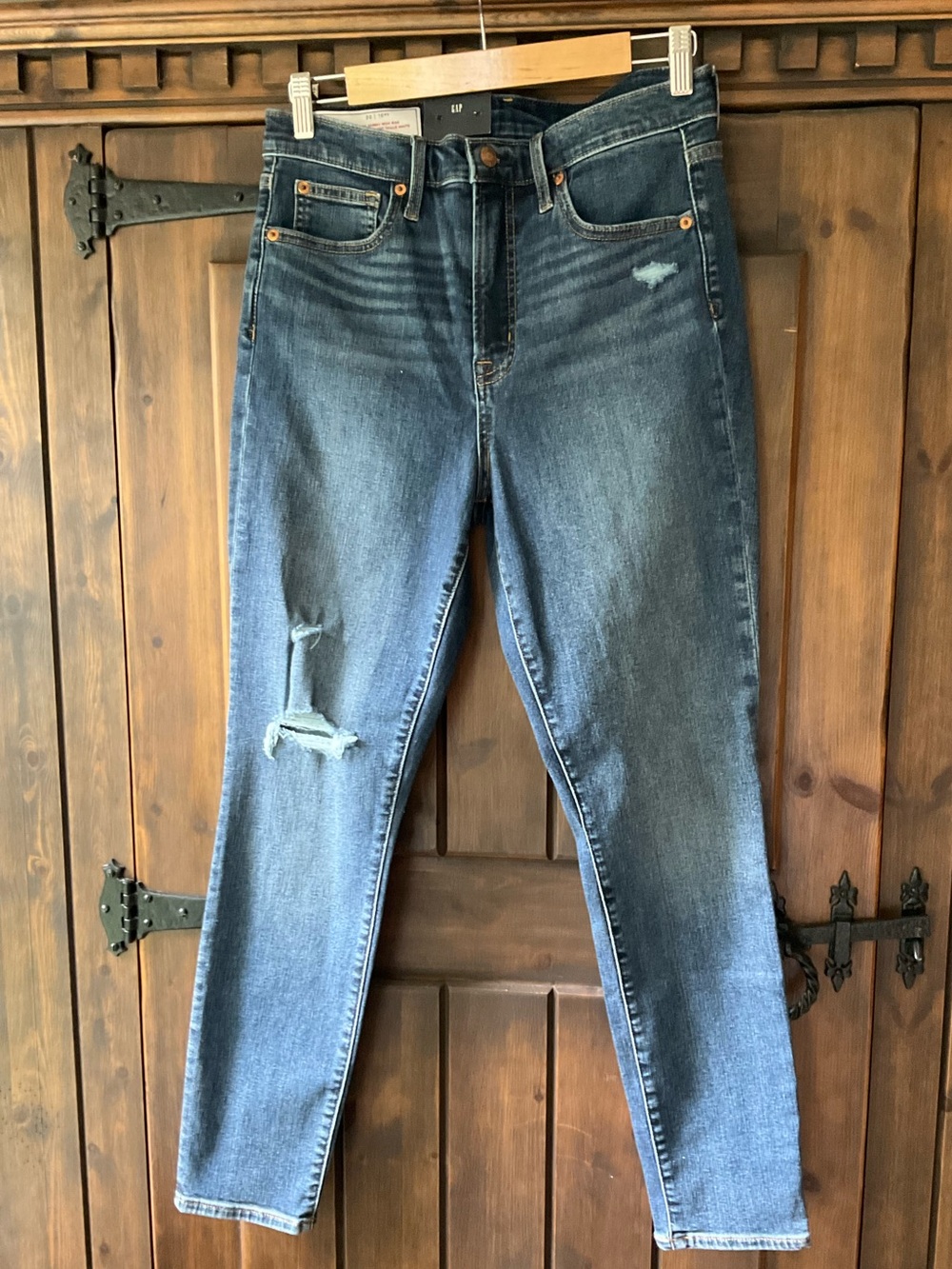 NWT GAP True Skinny High Rise Distressed Jeans Dark Wash 30